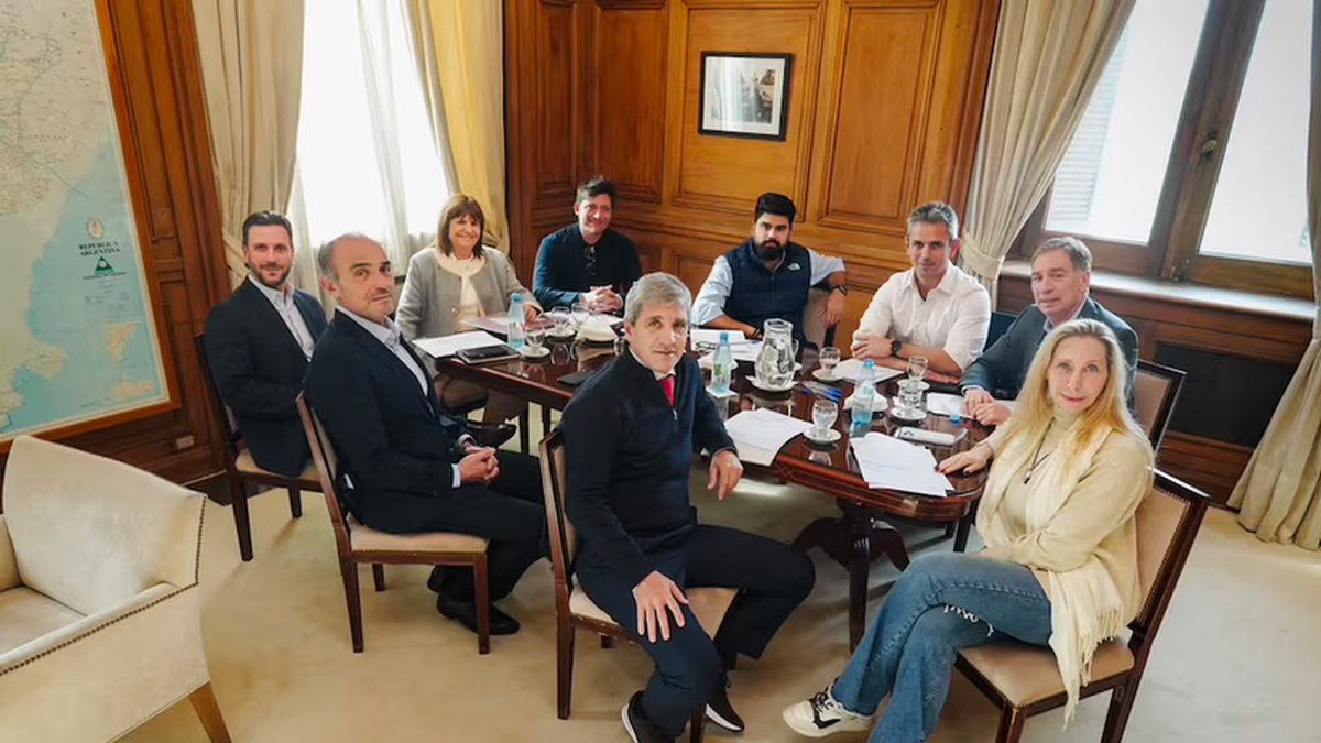 La mesa política del Gobierno entró nuevamente en funciones, con el debut de Santilli