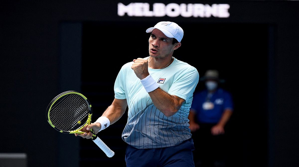 Bagnis eliminó a Andy Murray y pasó a octavos en Melbourne