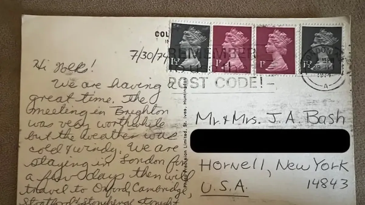 Una mujer recibió una tarjeta postal enviada hace 62 años