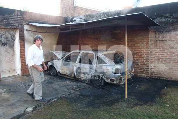 Conmoción en barrio Loyola Sur: quemaron cuatro automóviles