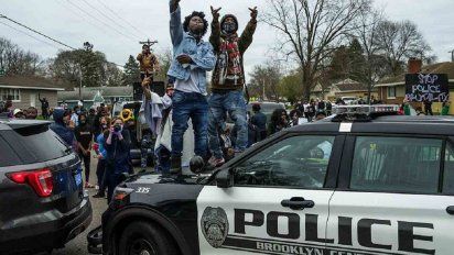 Protestas en Estados Unidos por la muerte de un hombre en un caso similar al de George Floyd.