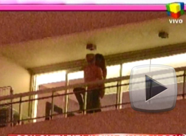 El video de dos famosos muy acaramelados en un balcón