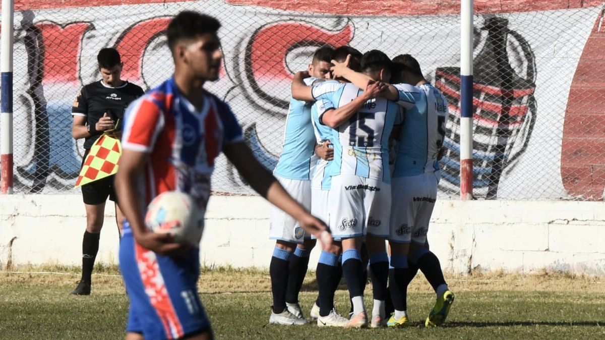 Peñarol igualó 1 a 1 con Sol de Mayo. Foto: Adrián Carrizo.