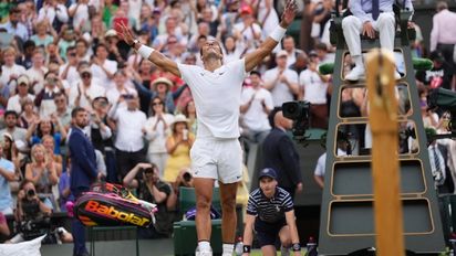 Nadal festeja la victoria ante Fritz. Foto: TW @Wimbledon.
