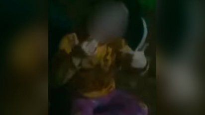 Hizo fumar a su hija de 5 años, la filmó y subió el video a redes sociales 