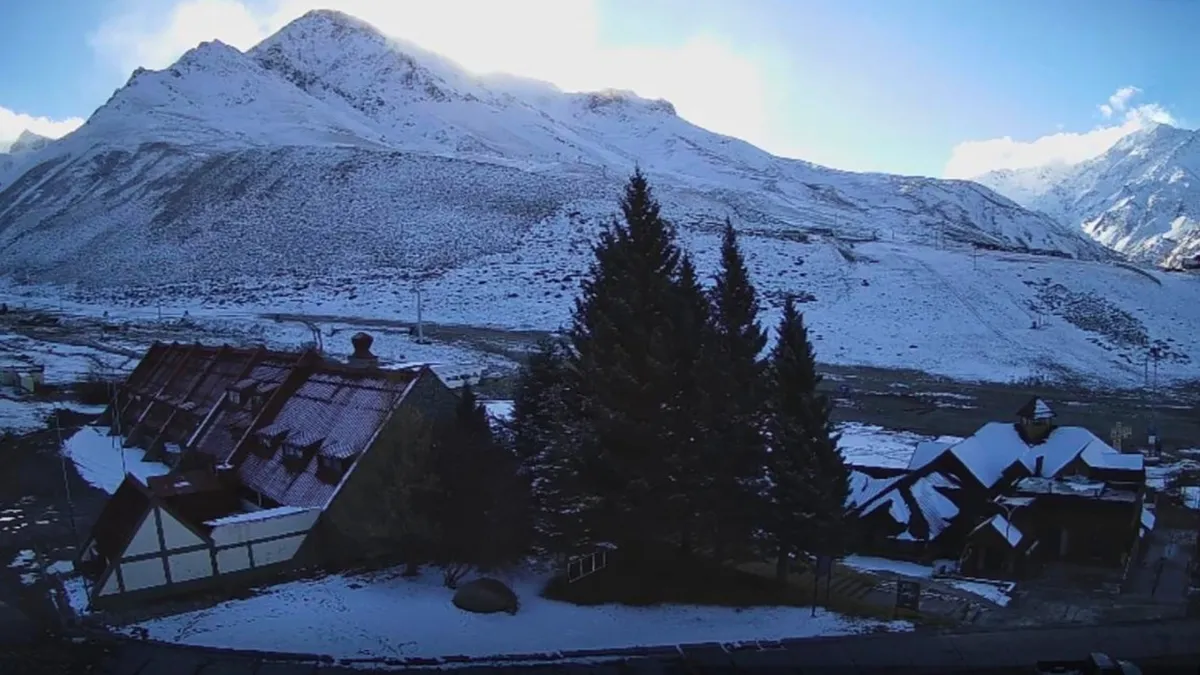 Por la escaza nieve en cordillera, peligra la temporada en Las Leñas