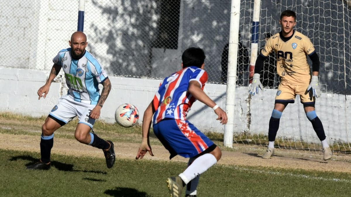 Peñarol igualó 1 a 1 con Sol de Mayo. Foto: Adrián Carrizo.