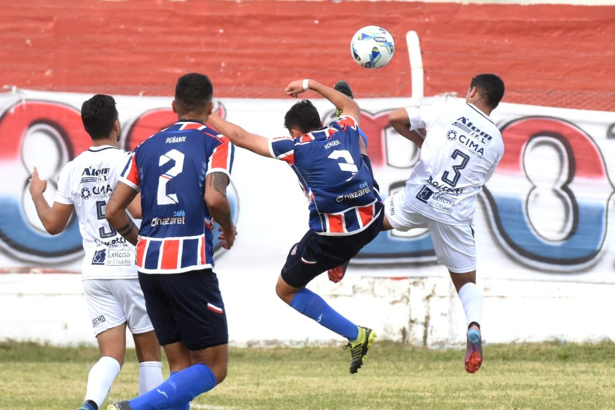 Peñarol cayó ante Atenas de Río Cuarto y corre peligro