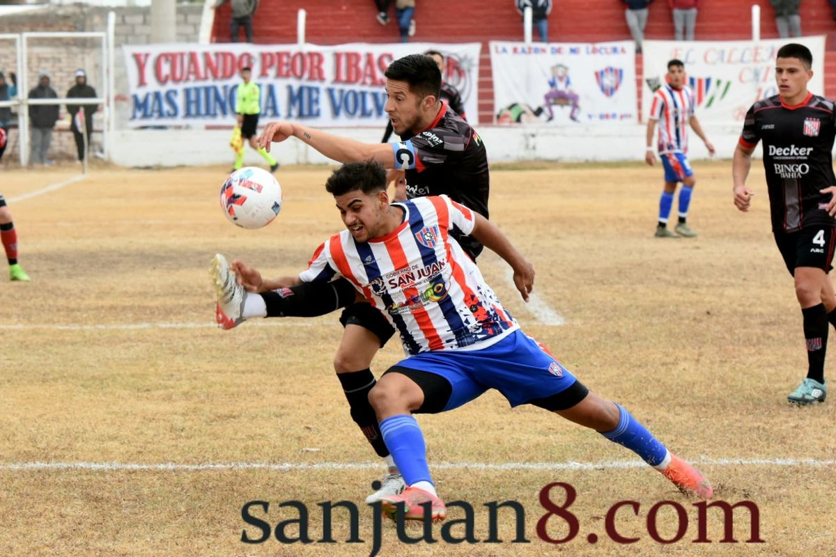 Peñarol derrotó a Sansinena por 2 a 1. Foto: Adrián Carrizo.