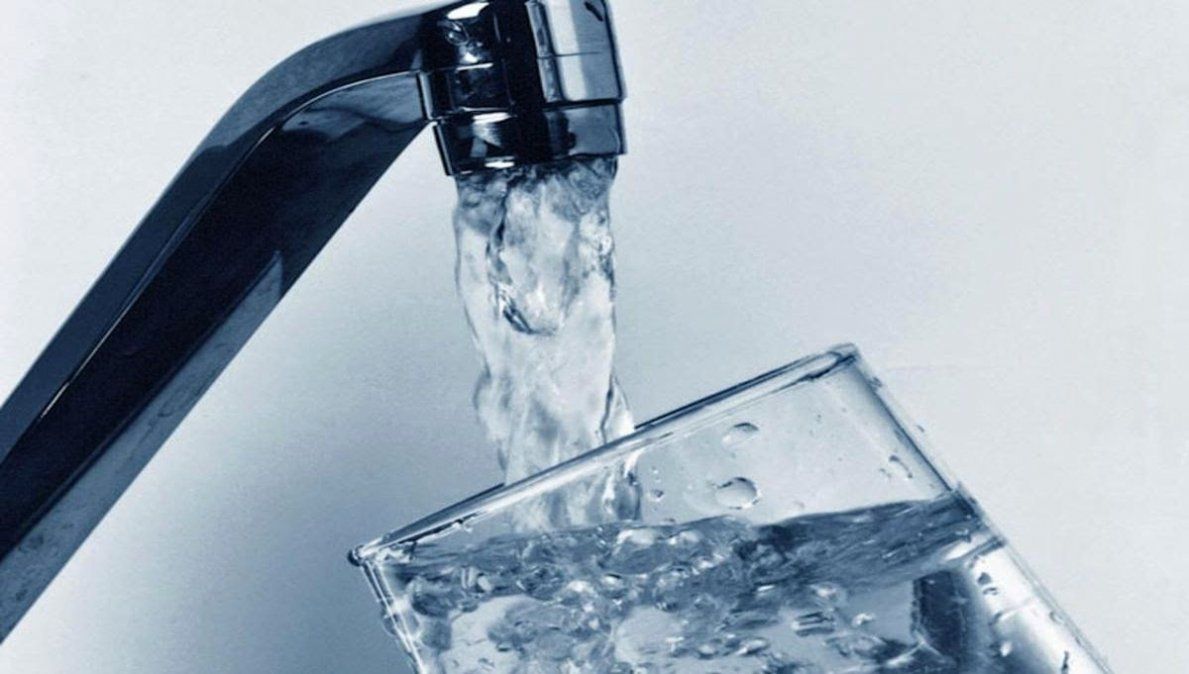 Caucete: OSSE cortará el lunes el agua potable por obras de empalme