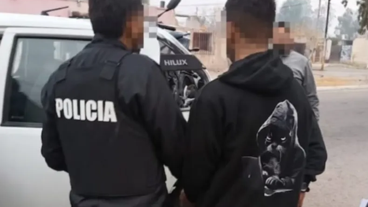 Un asalto, una moto robada y kilos de marihuana: cayó el falso policía