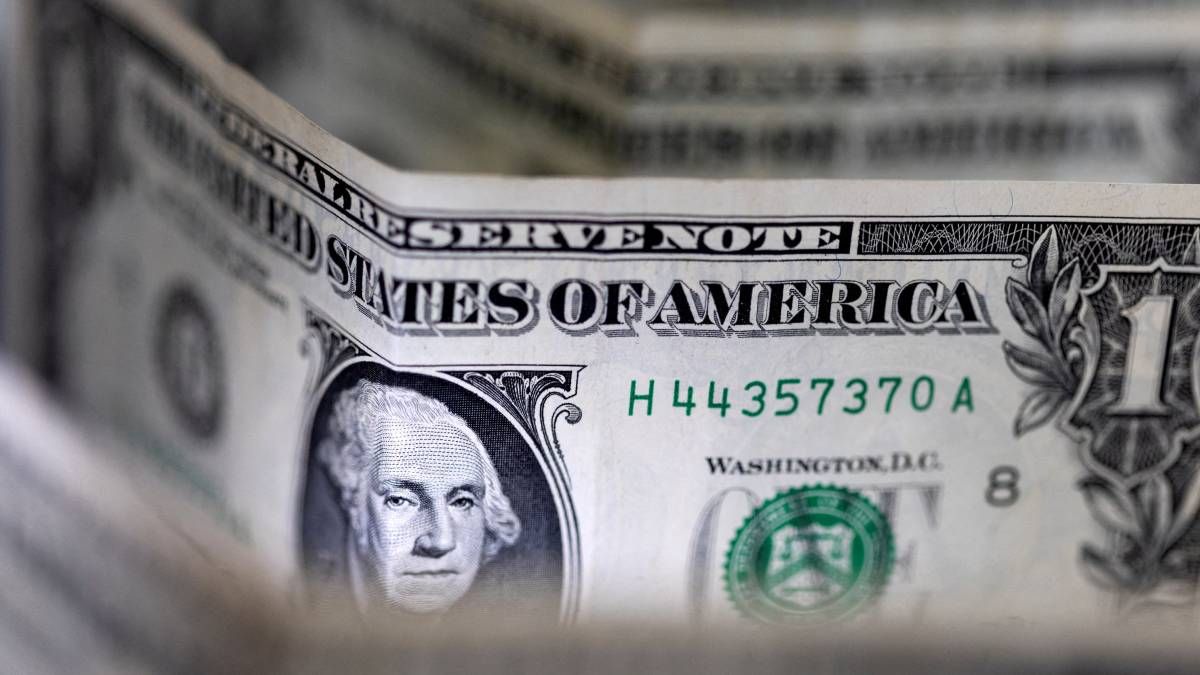 El dólar blue abre la semana cotizando en baja