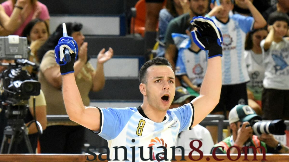 Argentina venció a Chile y se metió en las semis del Mundial. Fotos: Adrián Carrizo. 