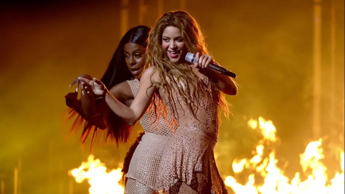 La impactante presentación de Shakira en los MTV Music Awards