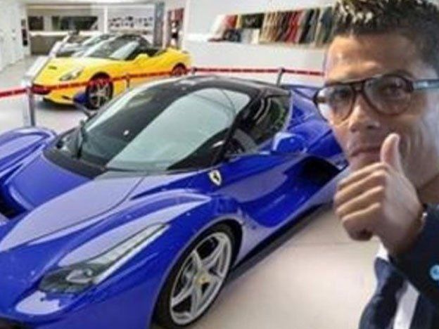 CR7 se regaló una Ferrari de más de un millón de euros