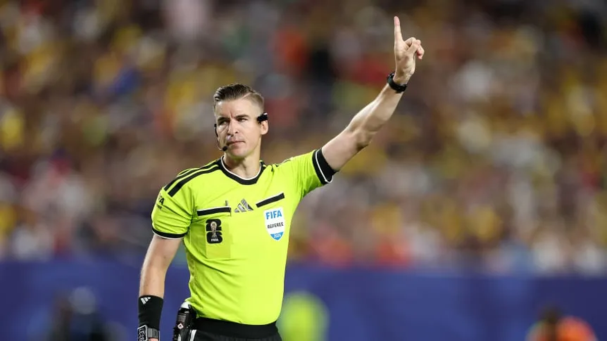 La FIFA confirmó la terna arbitral para el partido de Argentina