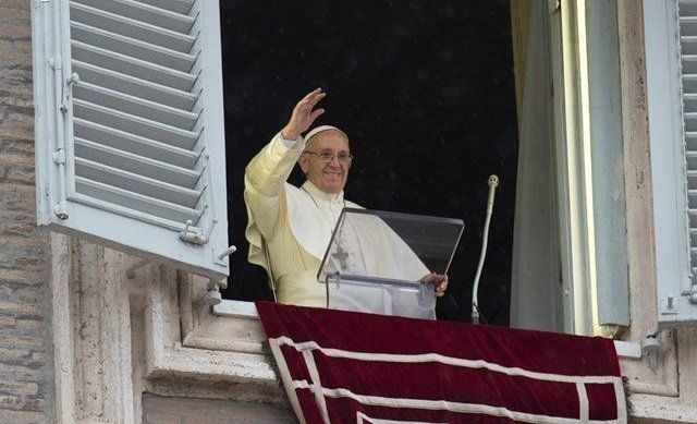 El Papa criticó a los que usan el nombre de Dios para asustar, alimentar divisiones y temores