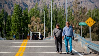 Inauguraron puente, cloacas y salas velatorias para vecinos de Sarmiento
