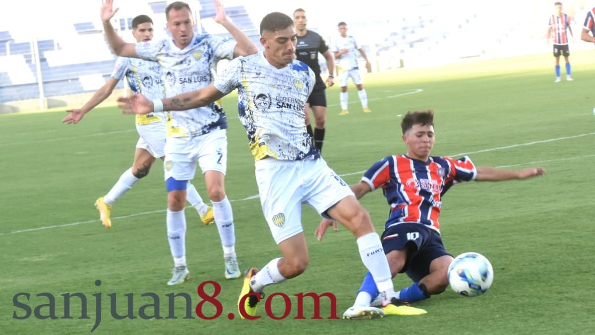 Peñarol derrotó 2-1 a Juventud Unida y sigue soñando (Fotos: Adrián Carrizo para sj8)