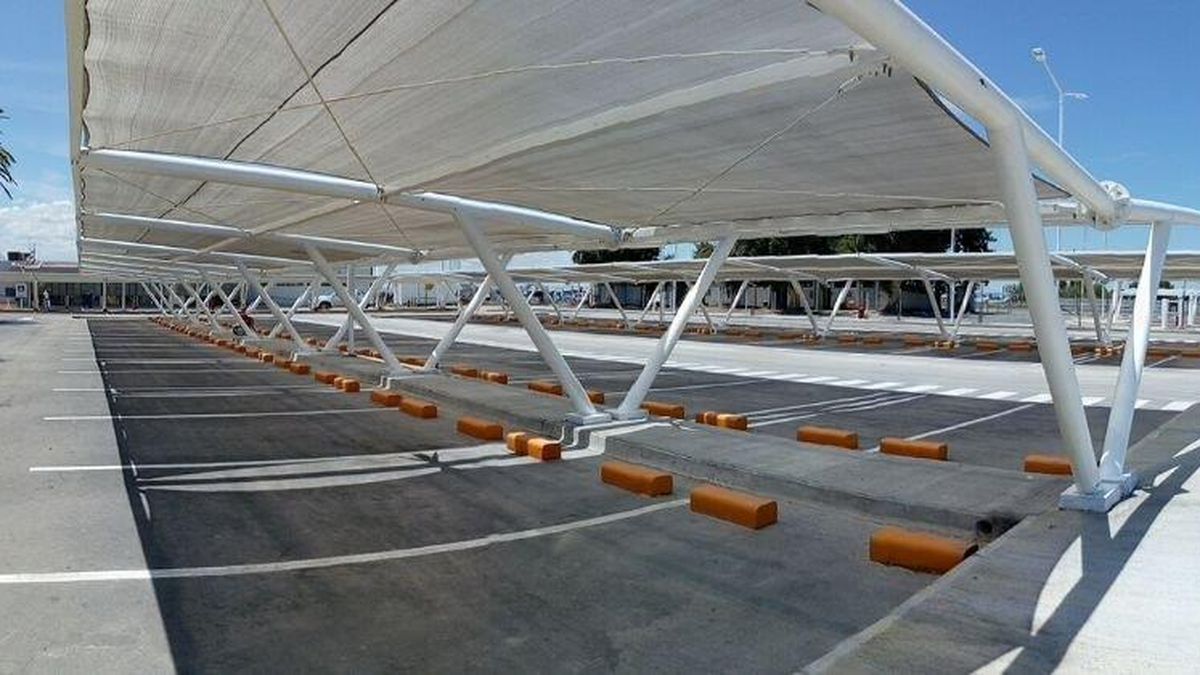 Con una inversión de más de 60 millones remodelaron el estacionamiento del aeropuerto Con una inversión de más de 60 millones remodelaron el estacionamiento del aeropuerto