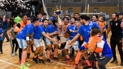 Huarpes venció a La Gloria y se coronó en el futsal masculino. Fotos: Adrián Carrizo. 