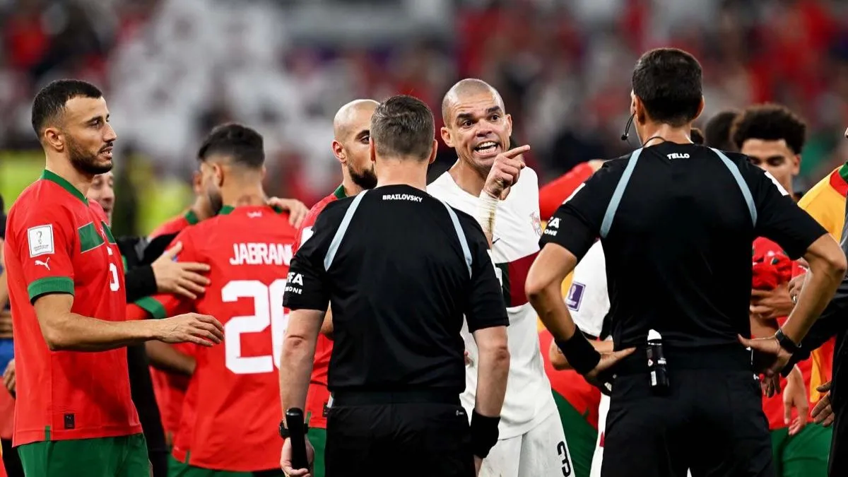 Pepe se quejó del arbitraje argentino y salió con los tapones de punta
