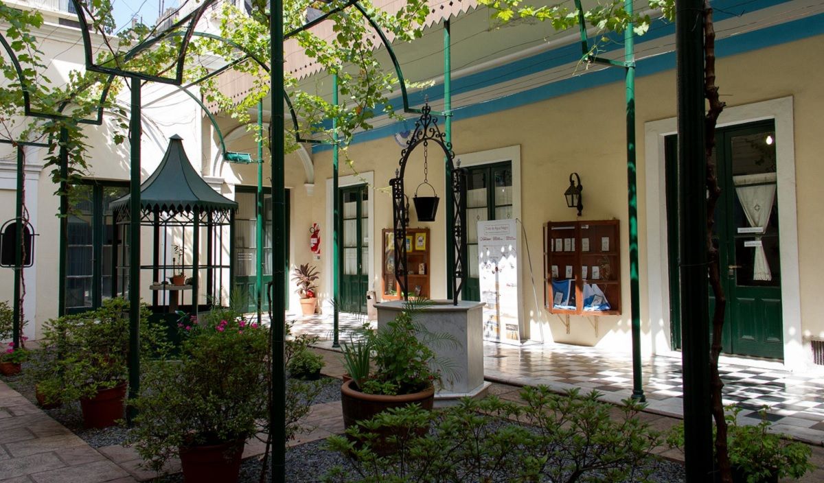 El interior de la Casa de San Juan en Buenos Aires.
