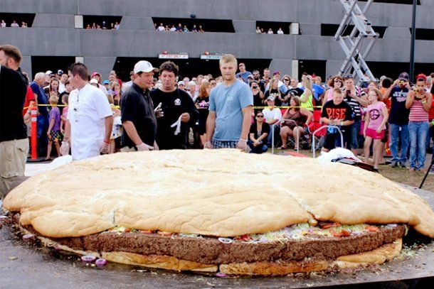 La hamburguesa con queso más grande del mundo