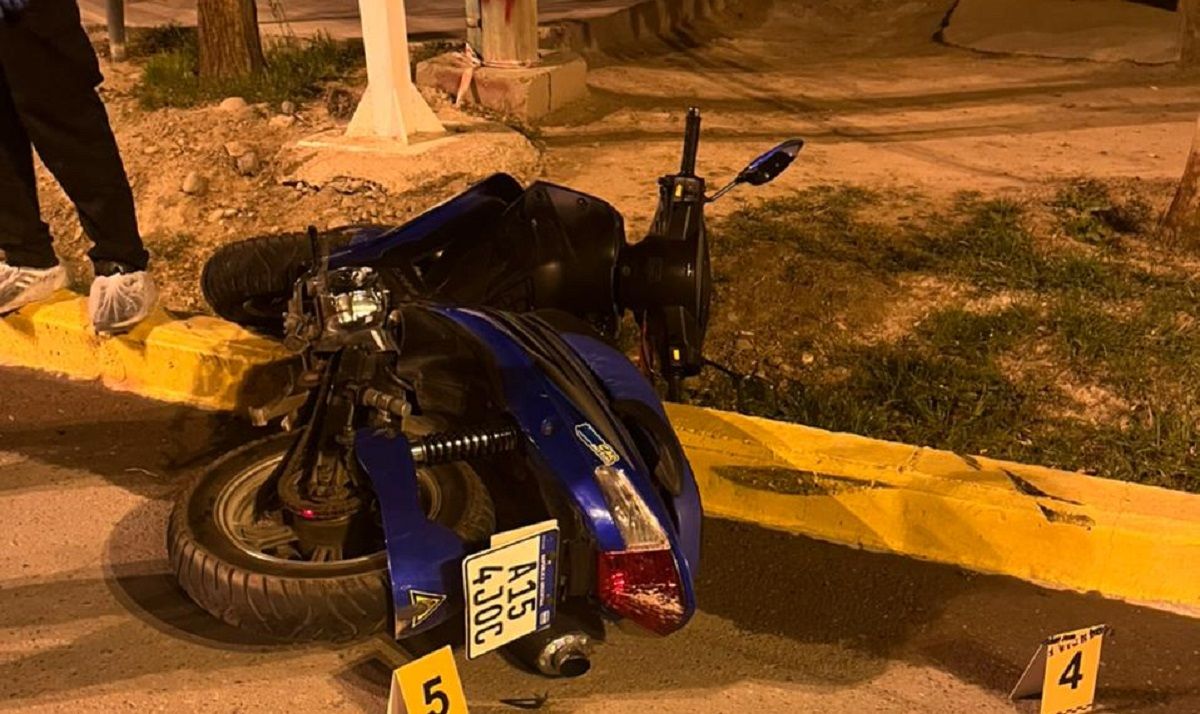 Tragedia en Rivadavia: un hombre cayó de su moto y murió 