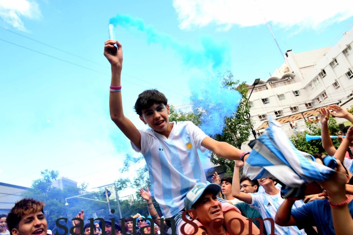 Vamos, vamos Argentina! sanjuaninos coparon las calles para gritar de emoción