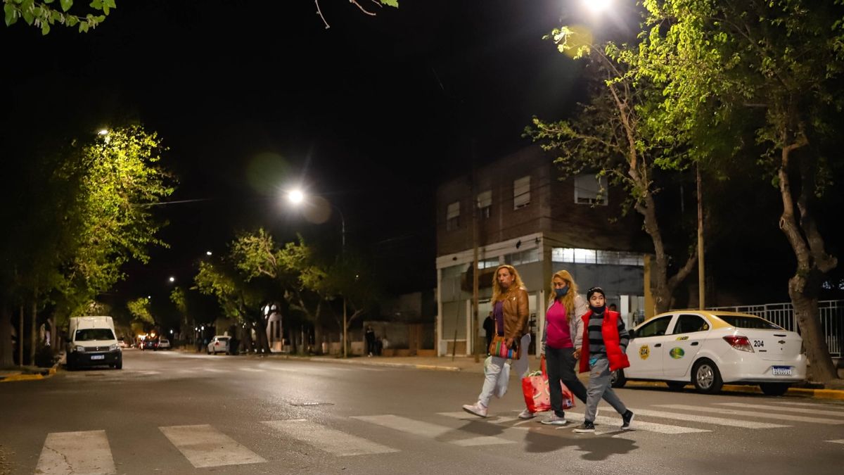 Colocaron luminaria LED a toda la calle Tucumán en Concepción