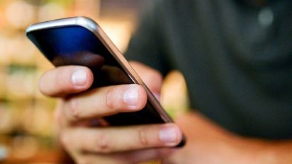 Plástico o vidrio templado, qué le conviene más al celular