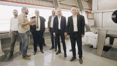 Matías Kulfas junto a Uñac en su visita a CanMe.