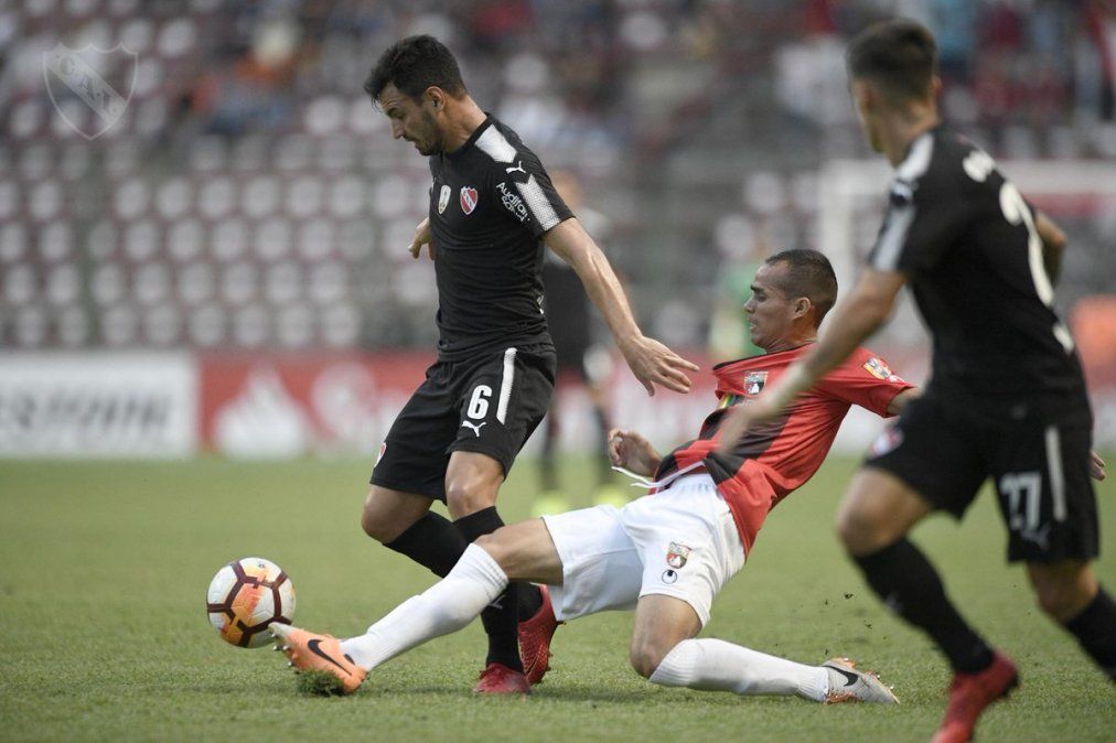 Con el pie izquierdo: Independiente perdió en Venezuela en su debut en la Copa