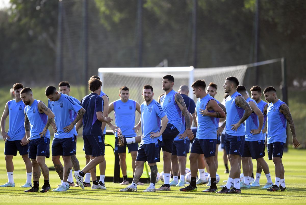 Argentina se prepara para su debut ante Arabia Saudita con una ausencia