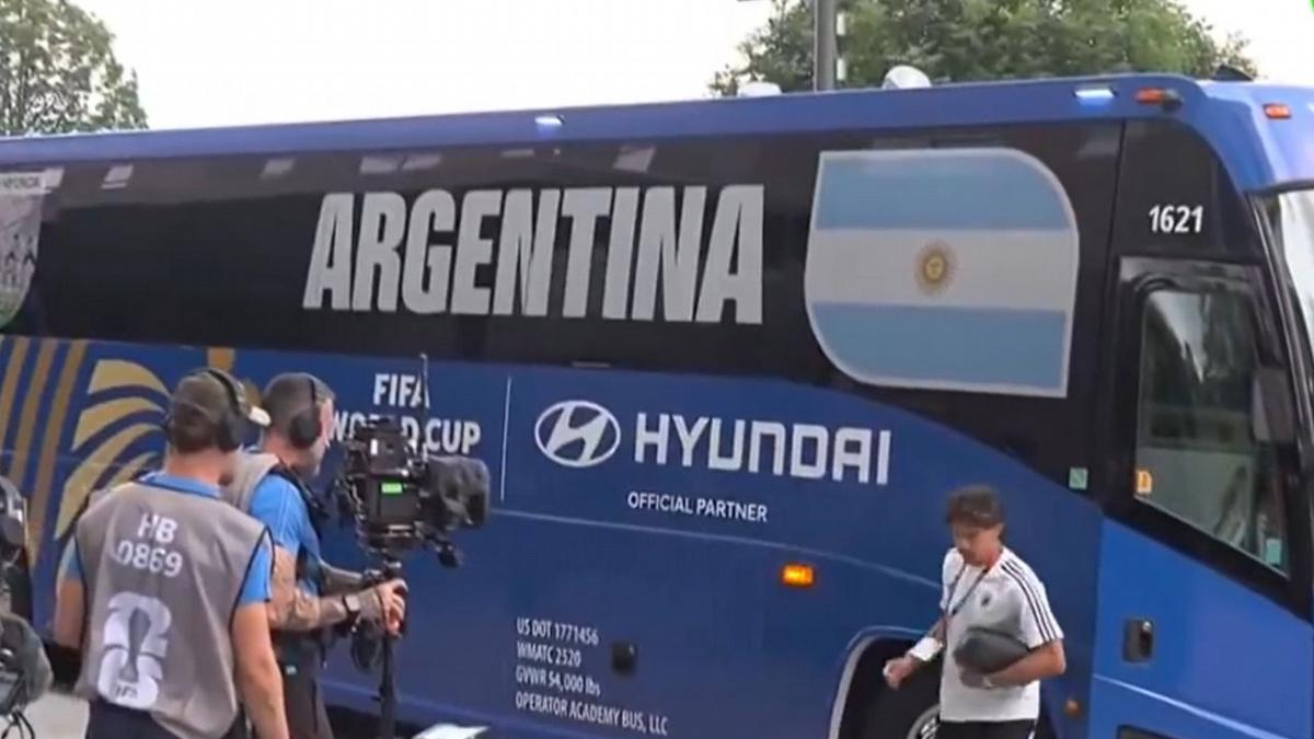 El que no salta es un inglés: así llegó la Selección al estadio antes de la semifinal