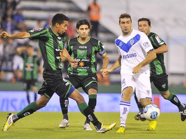 Vélez se aprovechó de San Martín y lo goleó 3 a 0