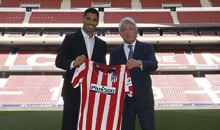 Luis Suárez firmó el contrato y fue presentado en el Atlético de Madrid